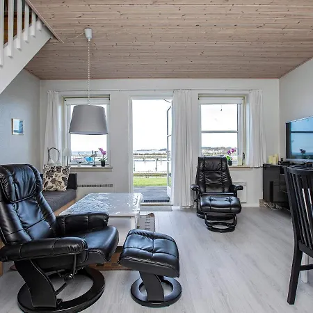 V Apartment